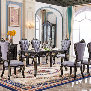 Hermosa mesa de comedor rectangular de m&aacute;rmol y madera dorada con silla