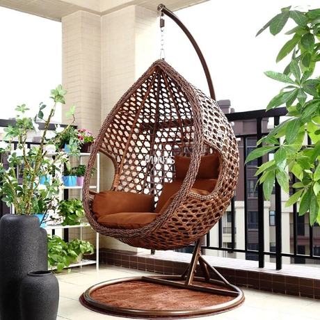 Chaise pivotante en rotin de loisirs en forme d'œuf, patio de jardin ext&eacute;rieur