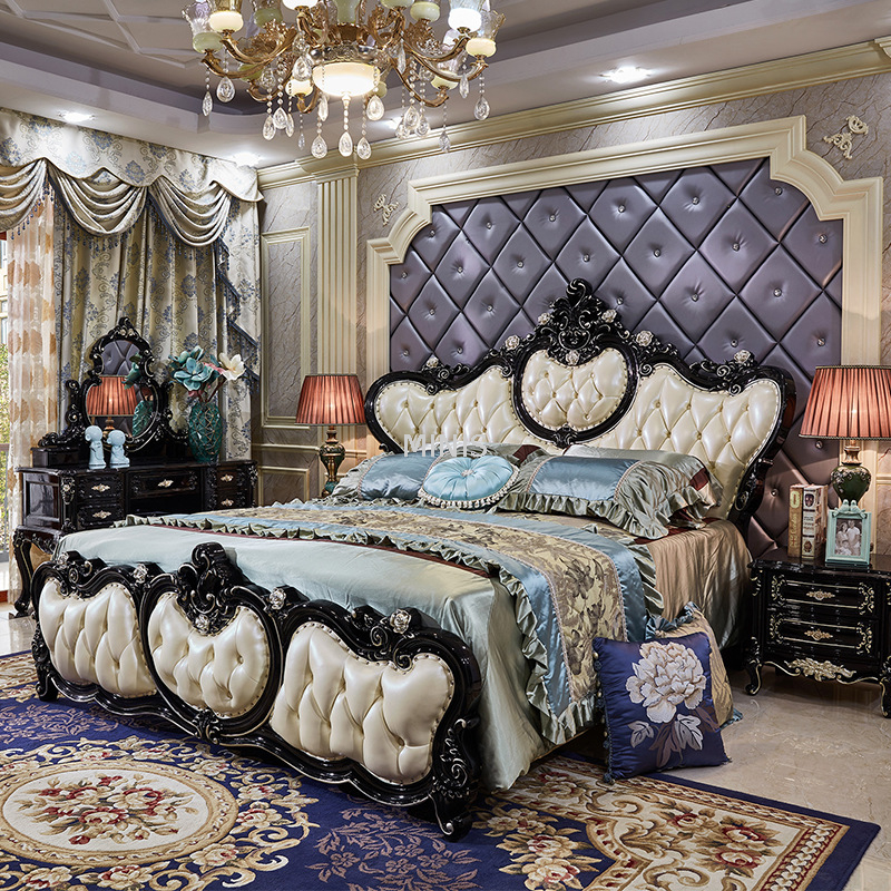 Cama de dormitorio grande de cuero genuino blanco con flores doradas y madera negra