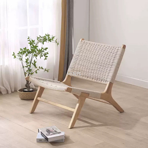Chaise en bois solide de corde tiss&eacute;e par meubles de loisirs europ&eacute;ens