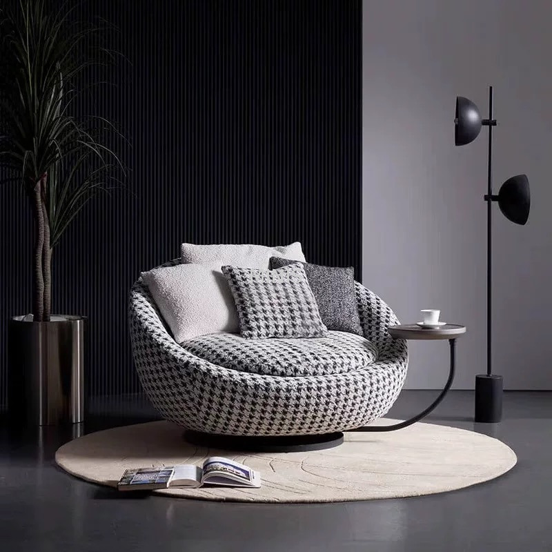 Silla giratoria grande y redonda de tela para sala de estar con mesa