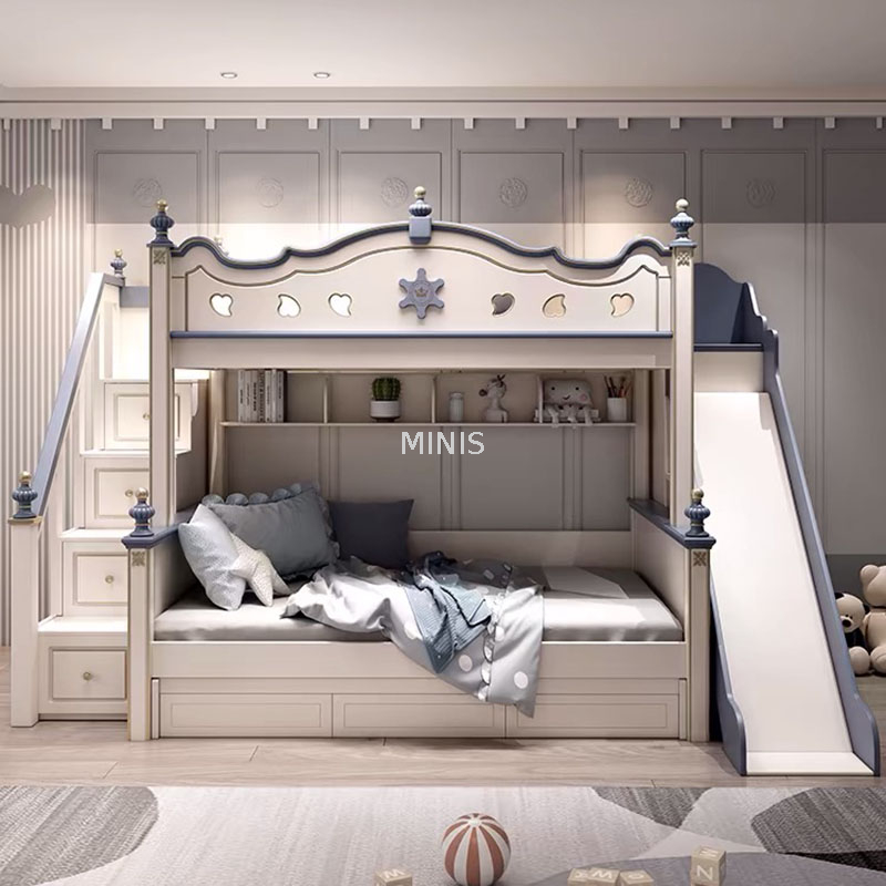 Chambre d'enfant gar&ccedil;on bleu blanc lit superpos&eacute; avec toboggan